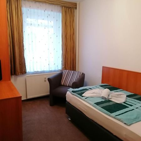 Hotel Garni Zum Goldenen Ring Quedlinburg Esterno foto
